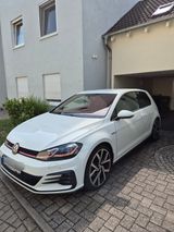 Volkswagen Golf 2.0 TSI GTI Performance  - Volkswagen Golf mit Benzin-Antrieb: Coupé