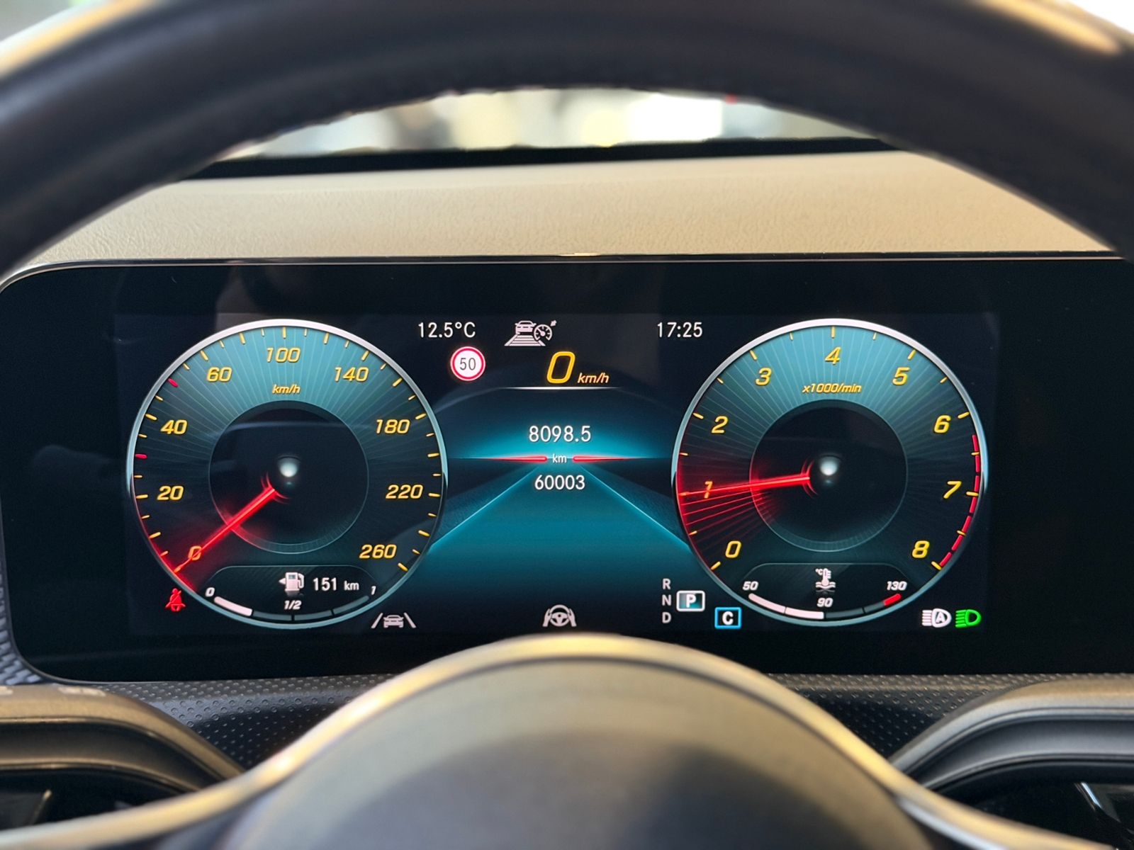 Fahrzeugabbildung Mercedes-Benz A 200 Limousine Progressive NIGHT 360° DIST