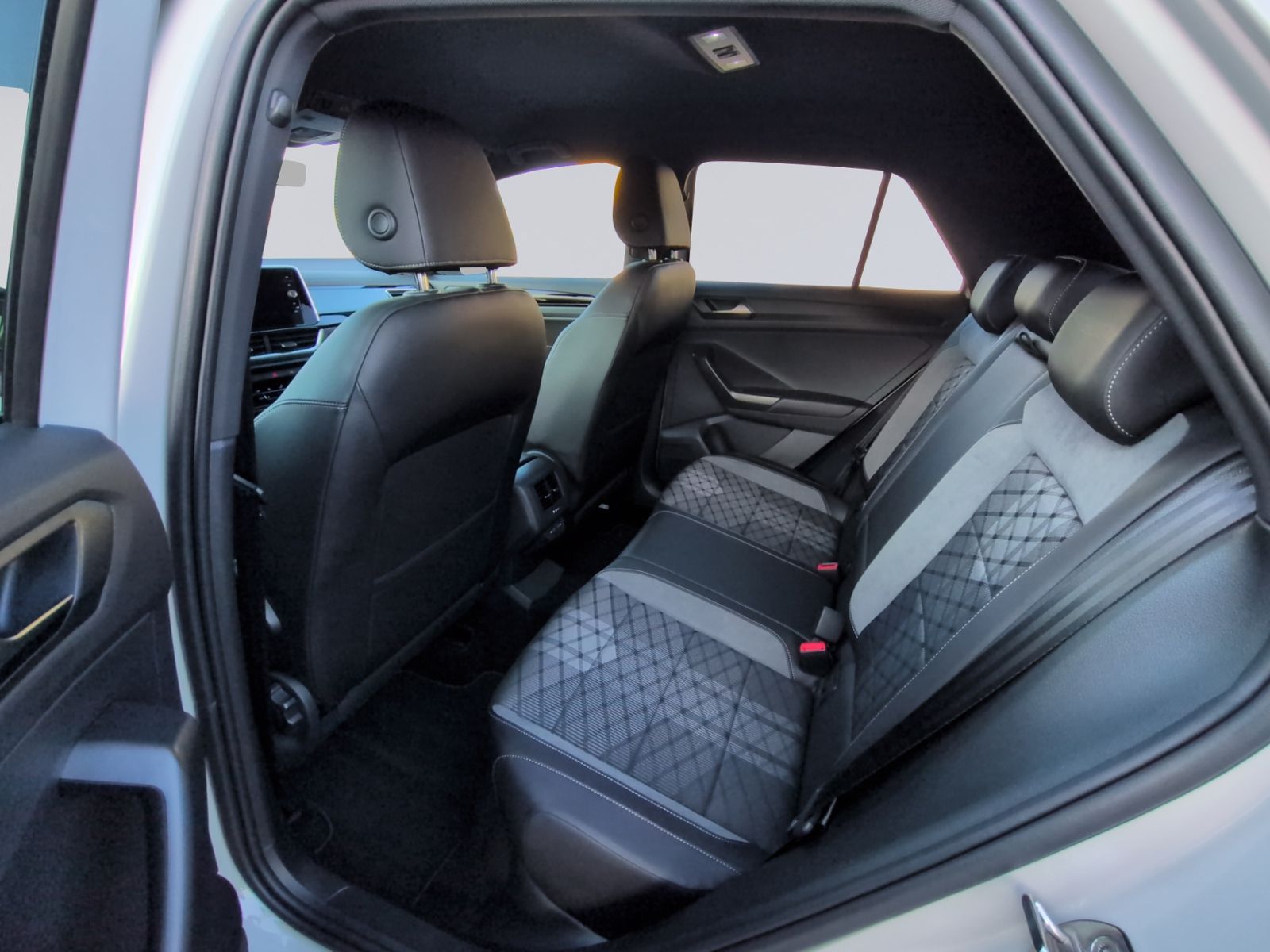 T-Roc 1.5 TSI DSG R Line ACC+KAMERA+APP