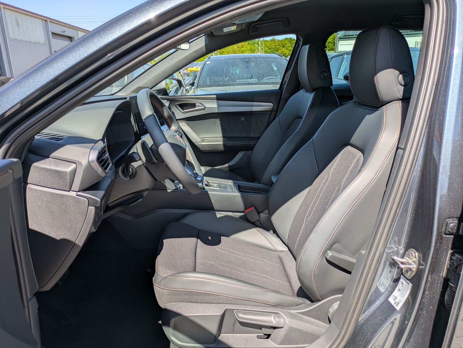 Fahrzeugabbildung CUPRA Leon 1.5 eTSI DSG MATRIX-LED*ACC*AHK*KAMERA*18"