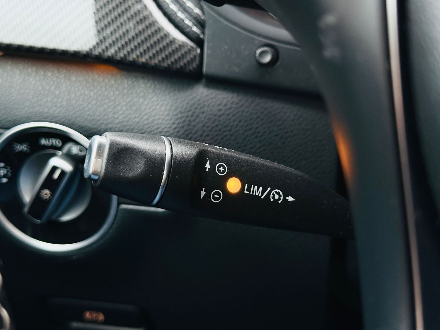 Fahrzeugabbildung Mercedes-Benz B 200 AMG Styling, NIGHTFALL, Autom., AHK, LED,
