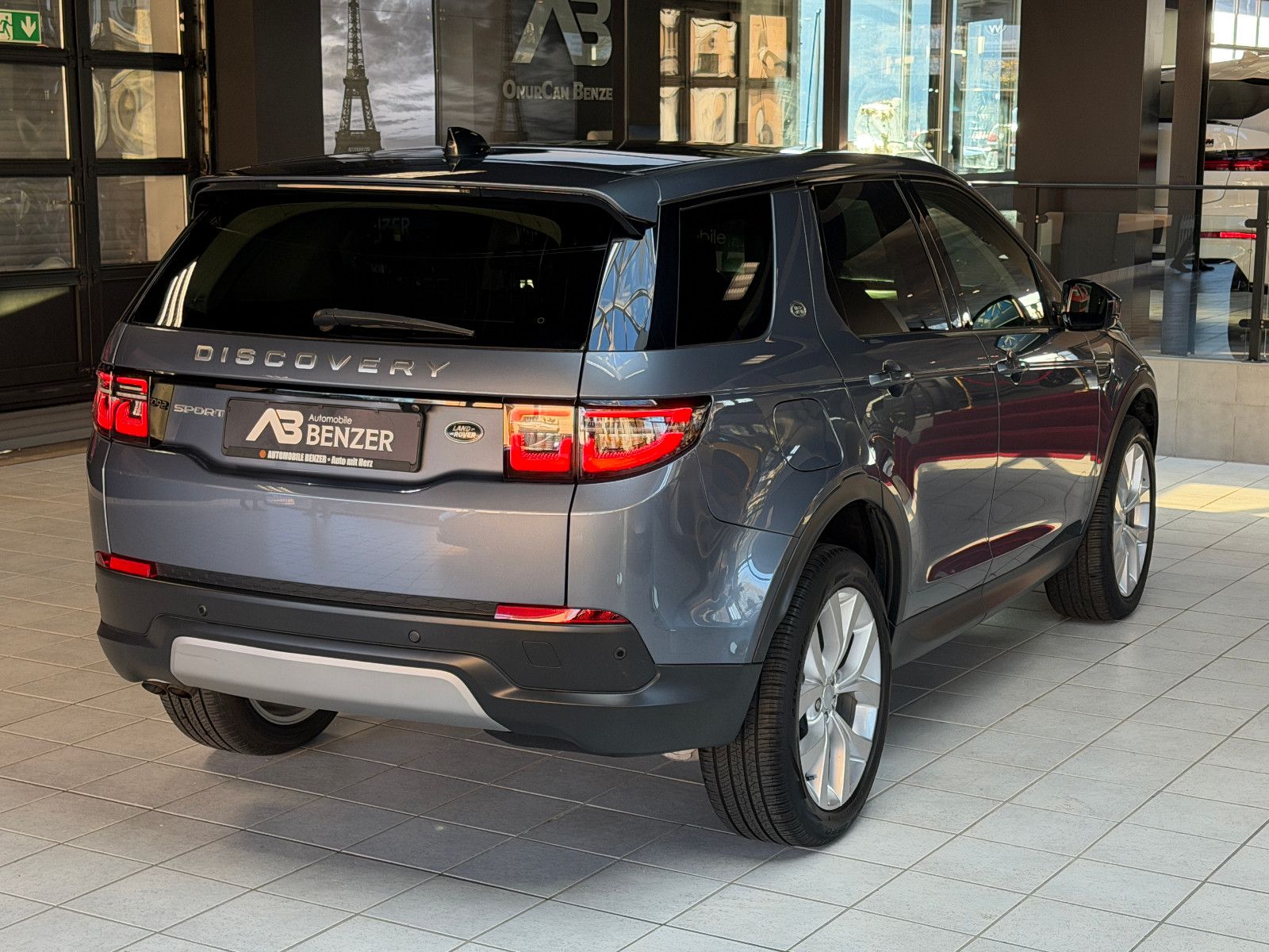 Fahrzeugabbildung Land Rover Discovery Sport SE AWD/PANO/KAMERA/LEDER/LED
