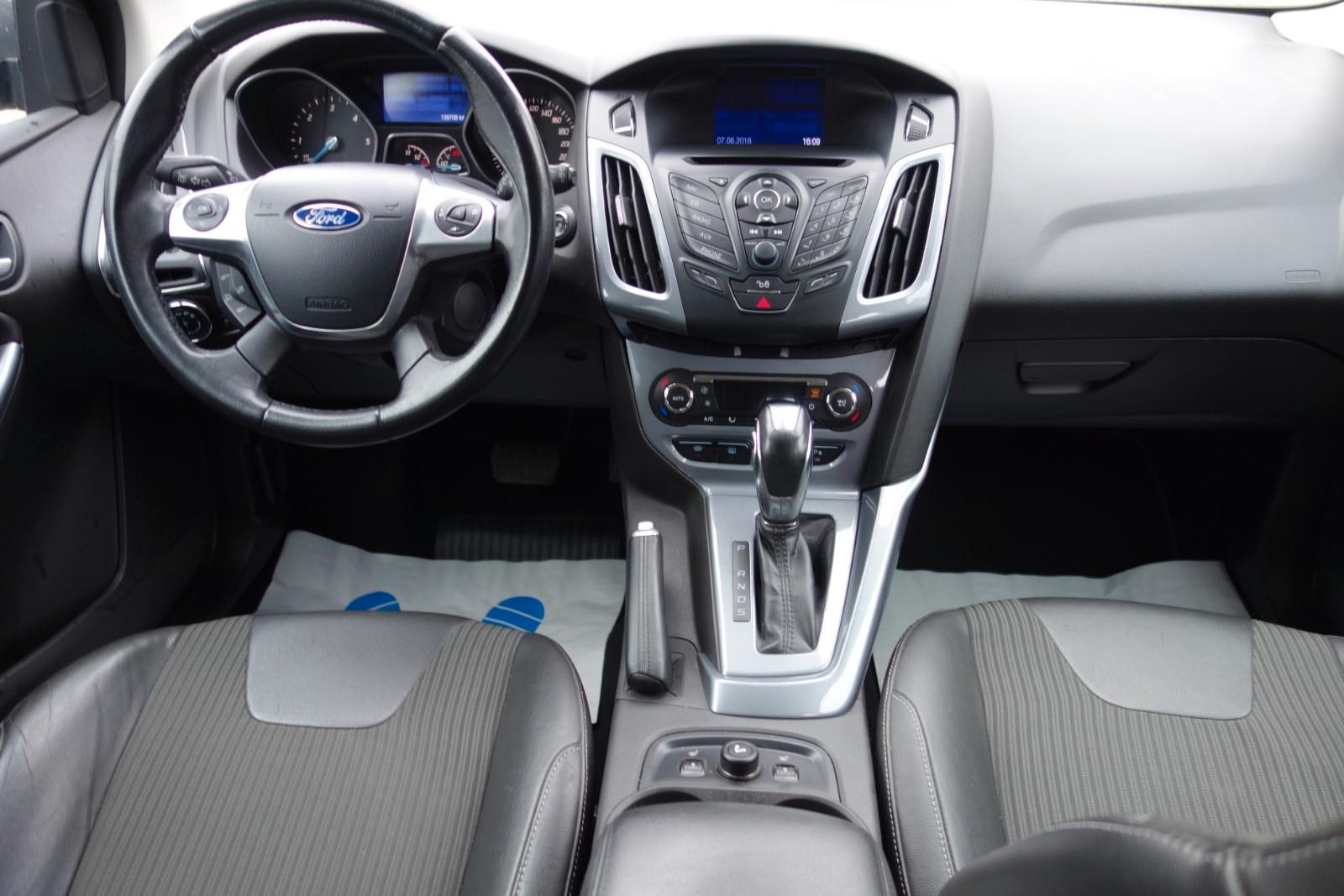 Ford Focus 2014 — photo 11
