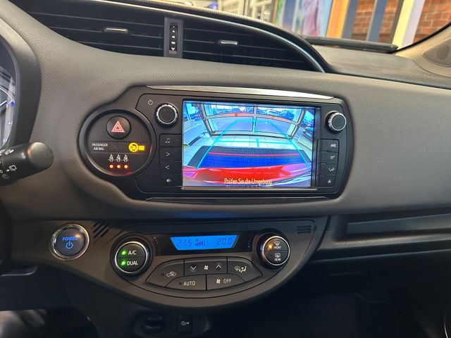 Toyota Yaris Club Hybrid *PANO*