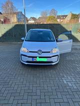 Volkswagen VW sound up! 1,0 TSI, 90 PS 5-Gang EZ 11/2017 - Volkswagen up! in Aachen