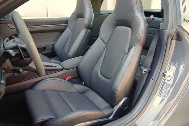 Porsche 992 Targa 4 GTS*ACC,BOSE,18-Wege,Sitzbelüft,360°
