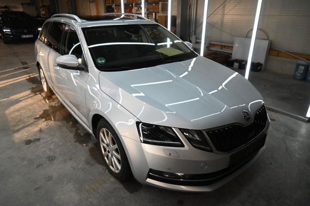 Skoda Octavia Combi Premium Edition 4x4°DCC°LED°LEDER