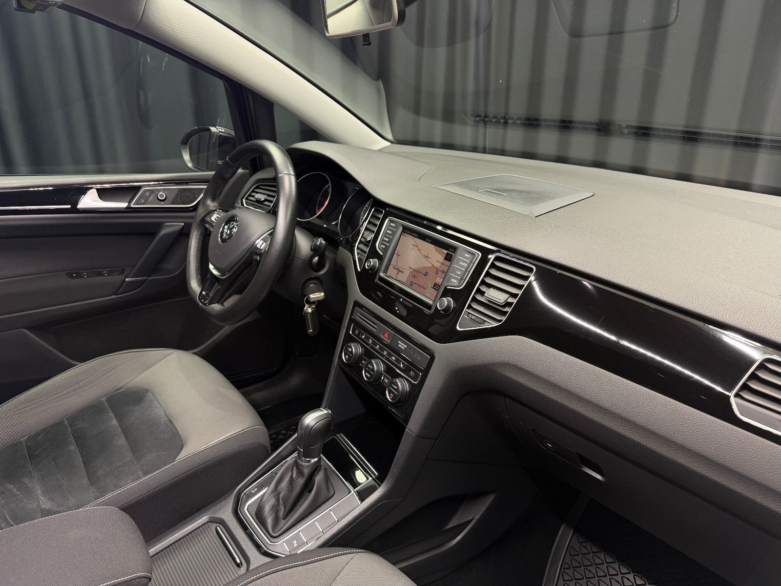 Fahrzeugabbildung Volkswagen Golf Sportsvan VII Highline |AUTOMATIK|PDC|DSG