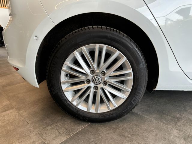 Volkswagen Golf 7 CUP*TÜV 082027*TEMPO*SZHZ*PDC*