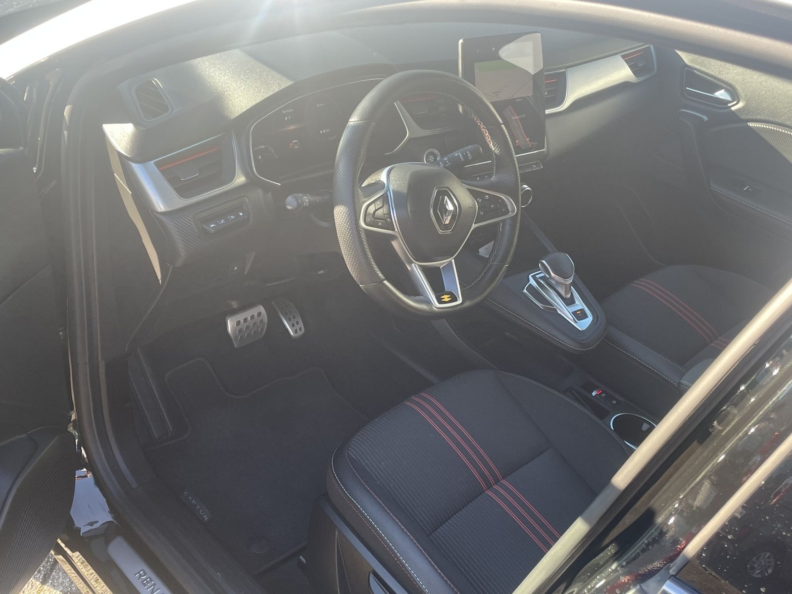 Fahrzeugabbildung Renault Captur R.S. LINE E-TECH Plug-i