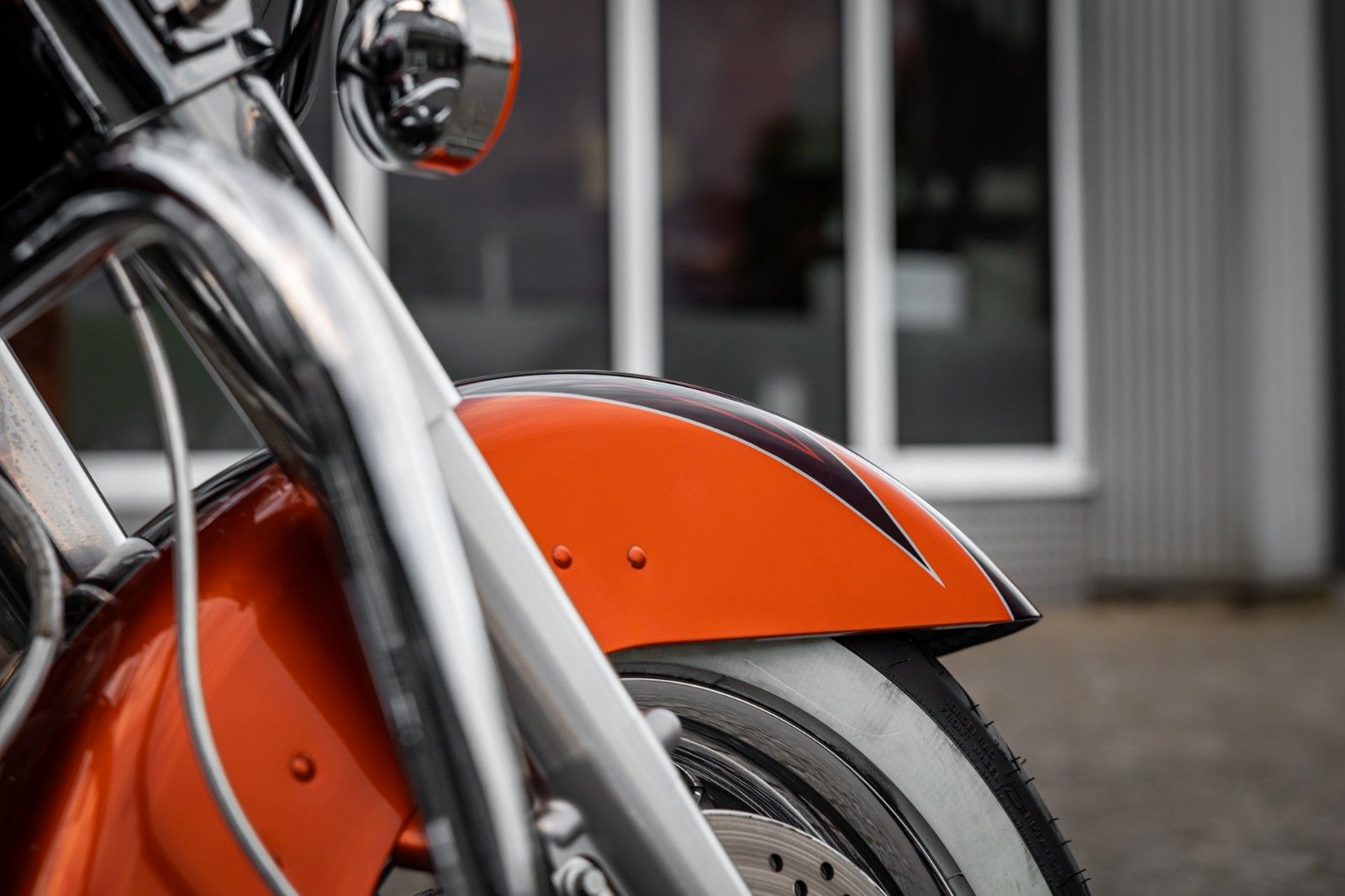Fahrzeugabbildung Harley-Davidson FLHRC Road King Classic - BLACK BEAR - SELTEN