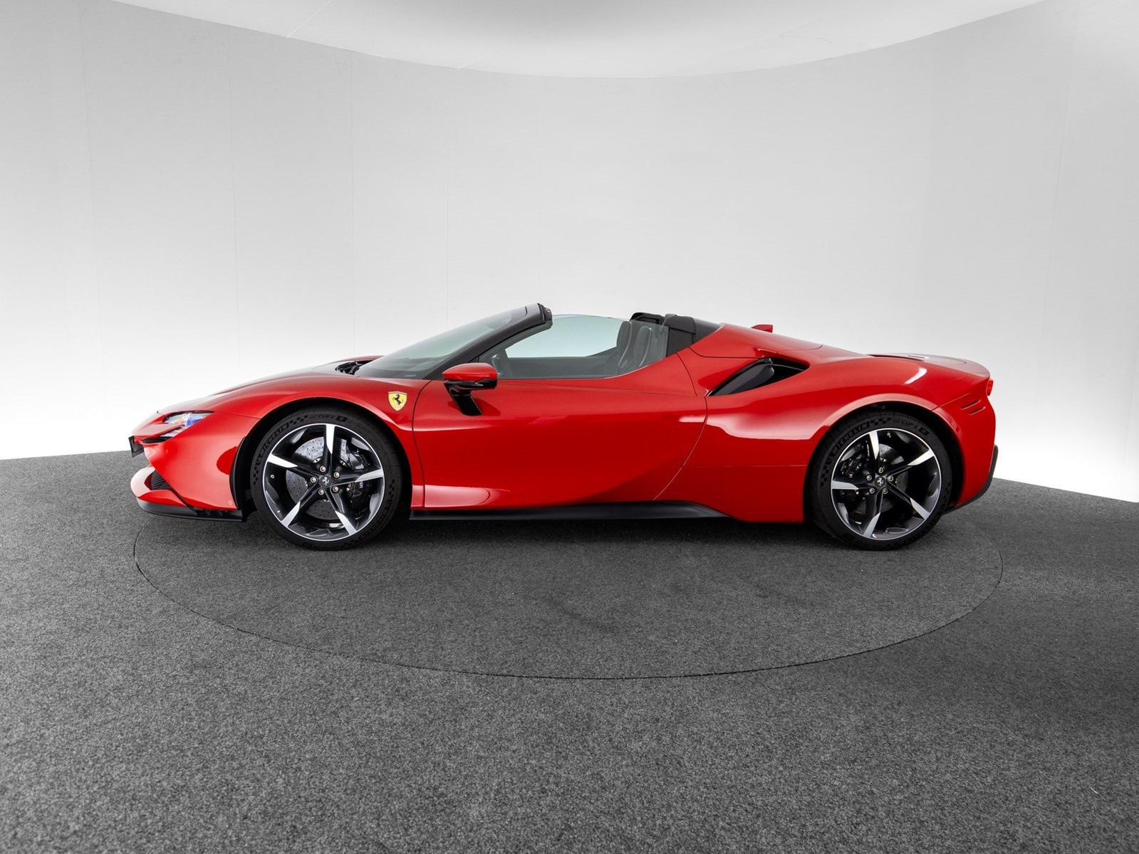 Ferrari SF90 Spider
