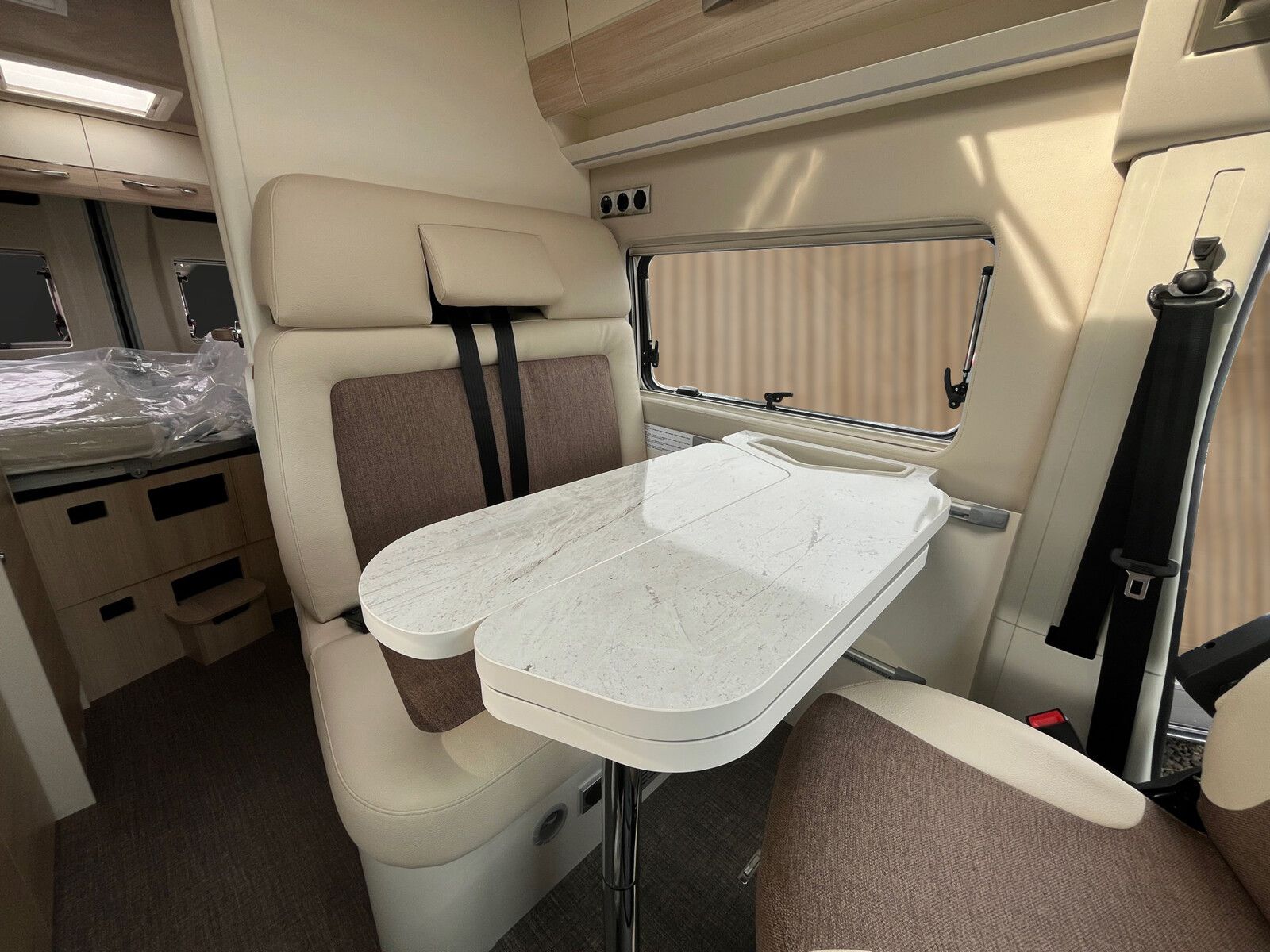 Fahrzeugabbildung Eura Mobil Van V 595 HB Mondial Plus Paket, Markise