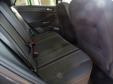 Volkswagen T-Roc - 7