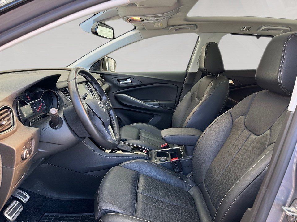 Fahrzeugabbildung Opel Grandland X 1.6 A/T Turbo Ultimate