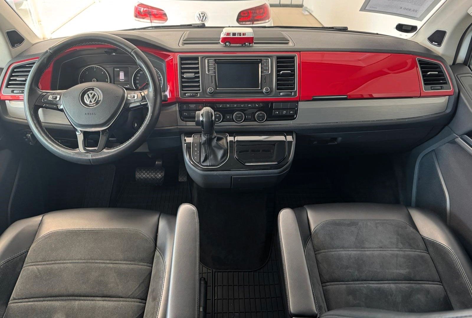 Fahrzeugabbildung Volkswagen T6 Multivan Generation Six *Aut.*Navi*AHK*
