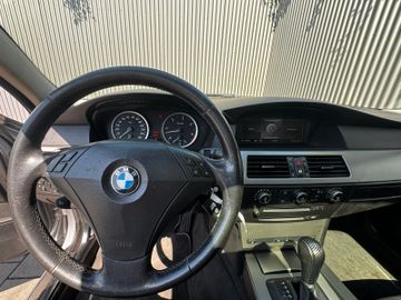 BMW 525 - 12