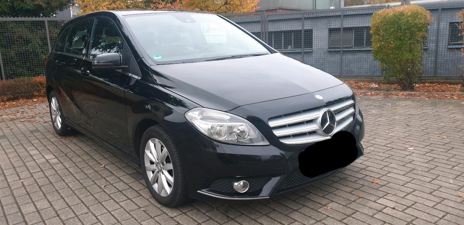 Mercedes-Benz B 180