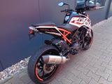 KTM Duke 125 - KTM 125