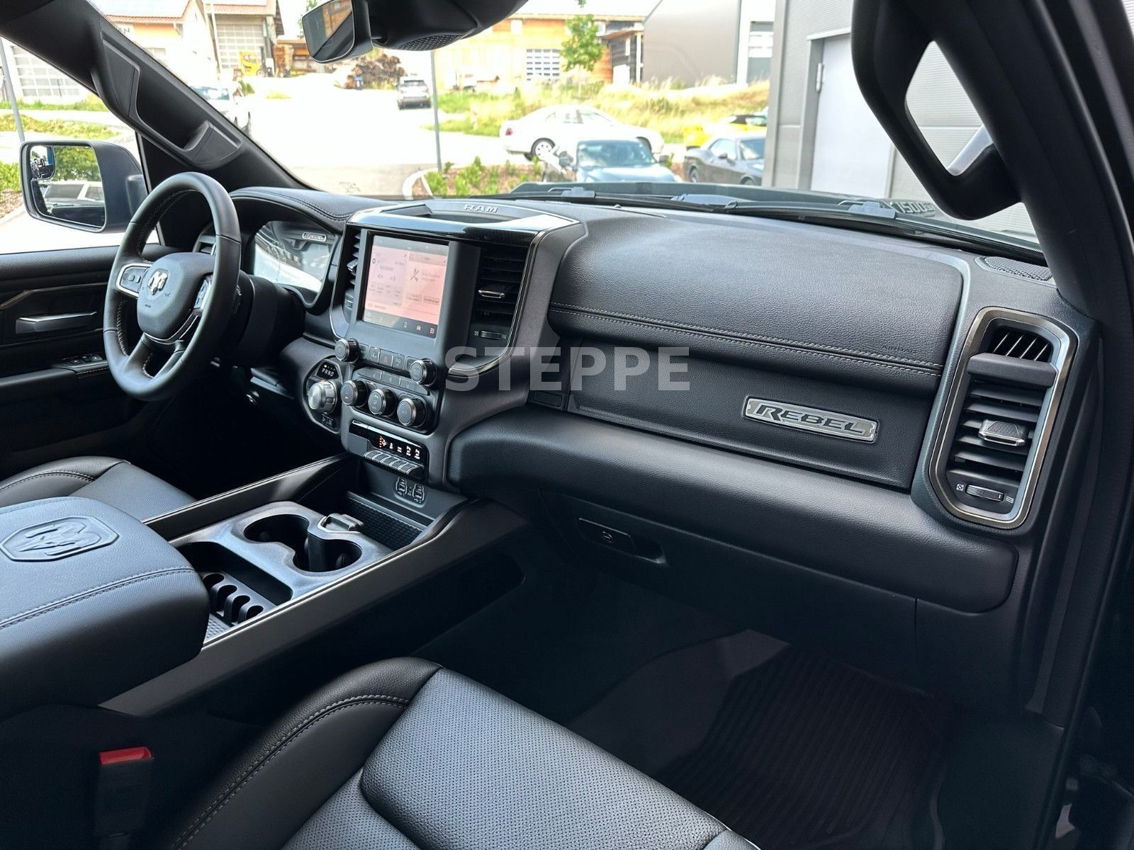 Dodge RAM 1500 REBEL 5,7V8 LPG NIGHT ACC, Luftfed,360°