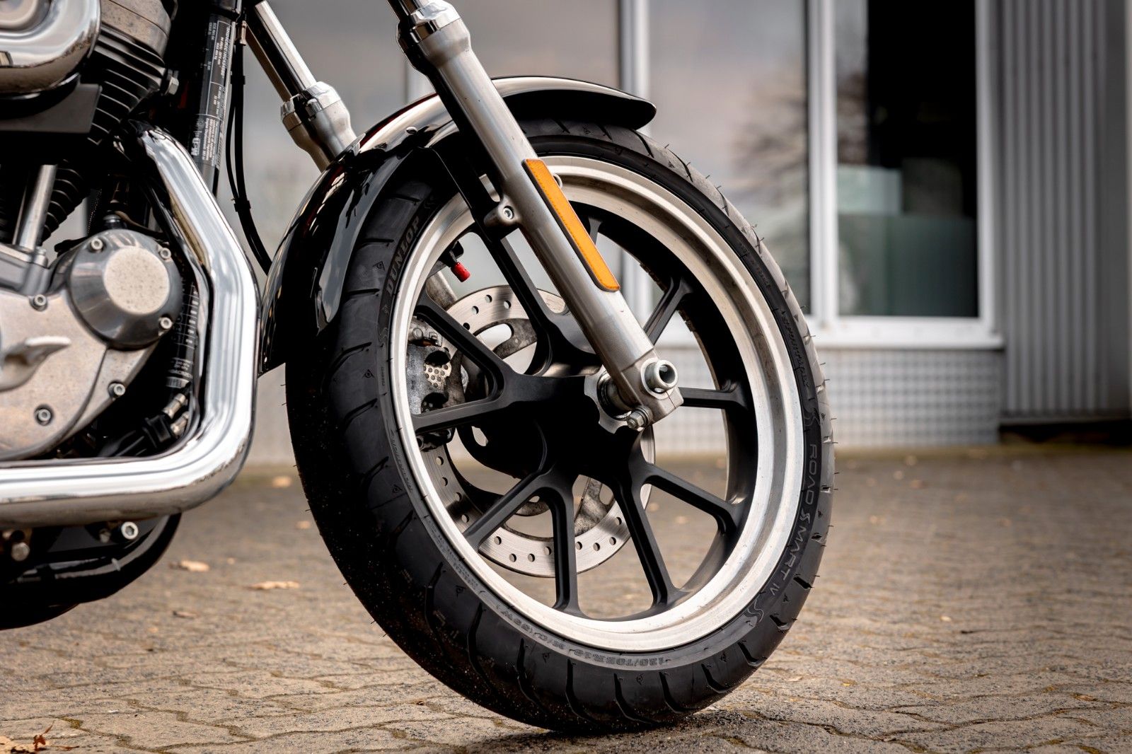 Fahrzeugabbildung Harley-Davidson XL883L SUPERLOW SPORTSTER - MILLER ABGASANLAGE