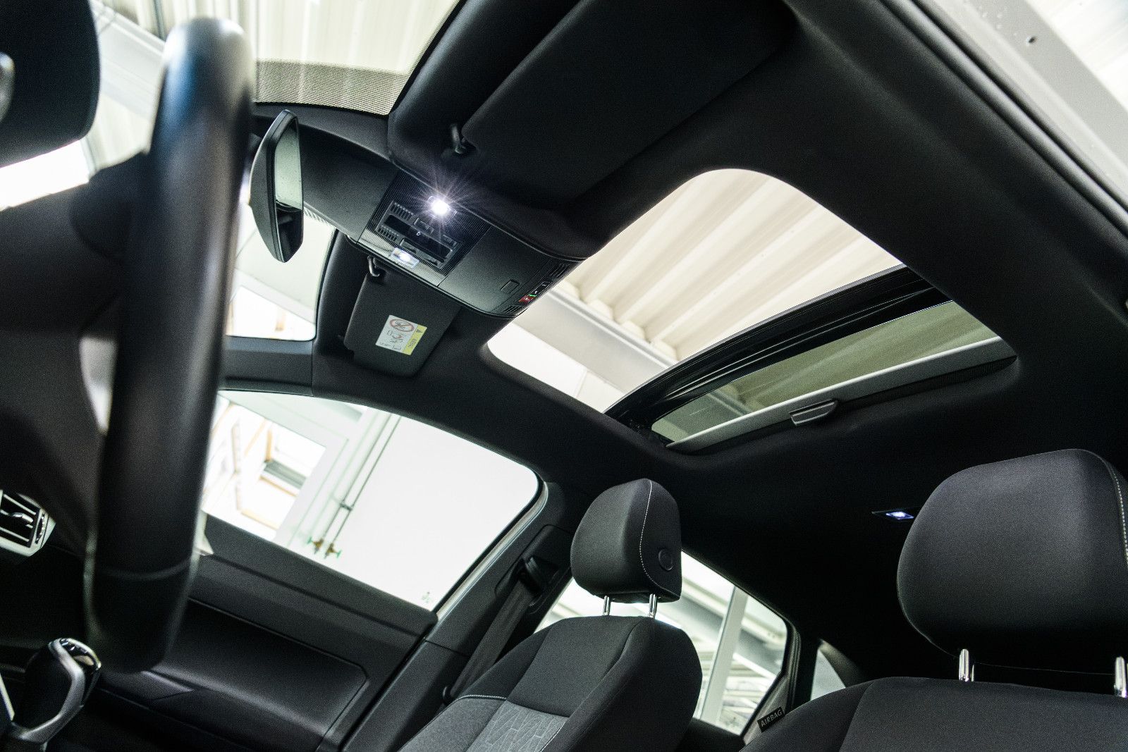 Fahrzeugabbildung Volkswagen Taigo Move+LED+SHZ+PANO+ALU+ACC+PANO+RFK+IQLIGHT