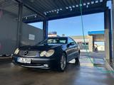 Mercedes-Benz CLK 240 ELEGANCE Elegance - Mercedes-Benz CLK 240: Schwarz