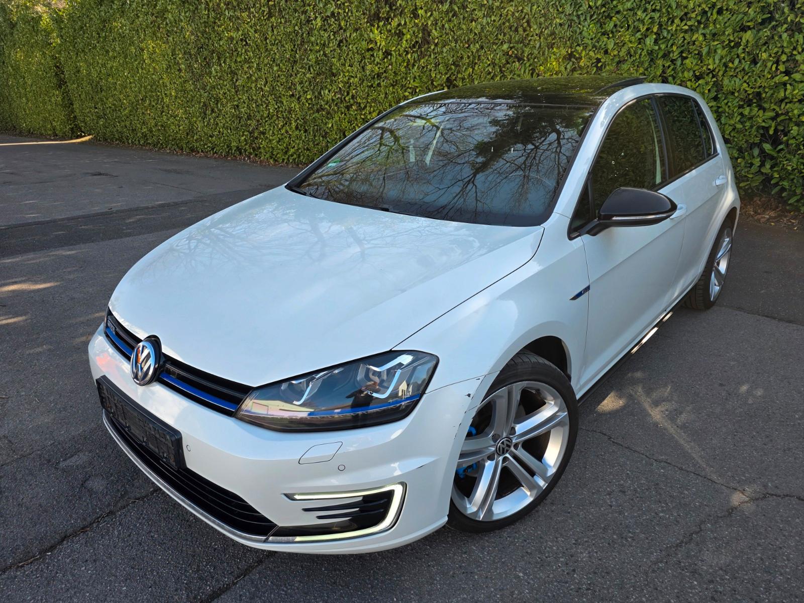 Volkswagen Golf VII Lim. GTE DSG Pano LED Navi Kamera