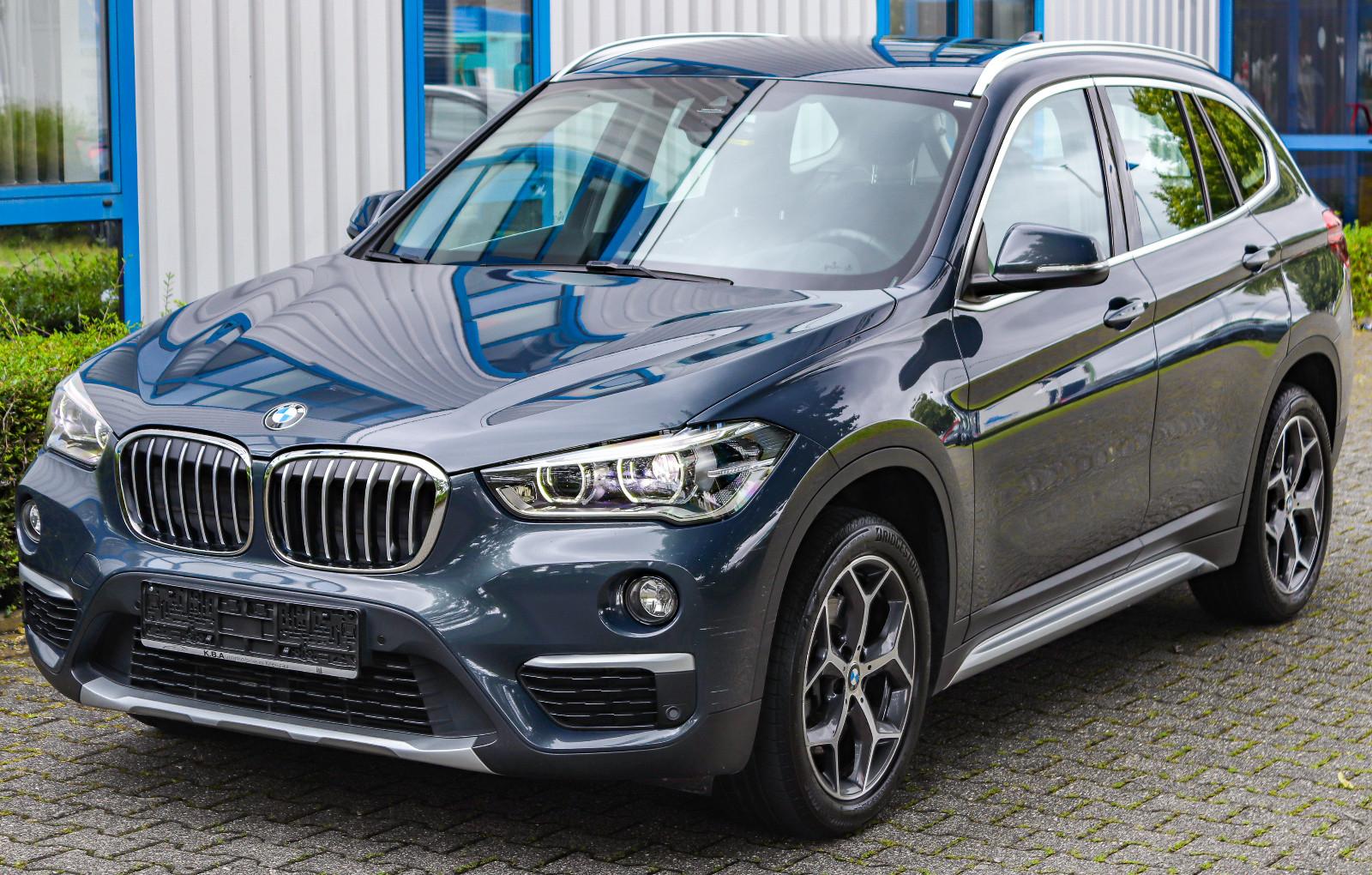 BMW X1 xDrive 20d*AUTOM*LEDER*LED*HUD*KAMERA*TEMPO