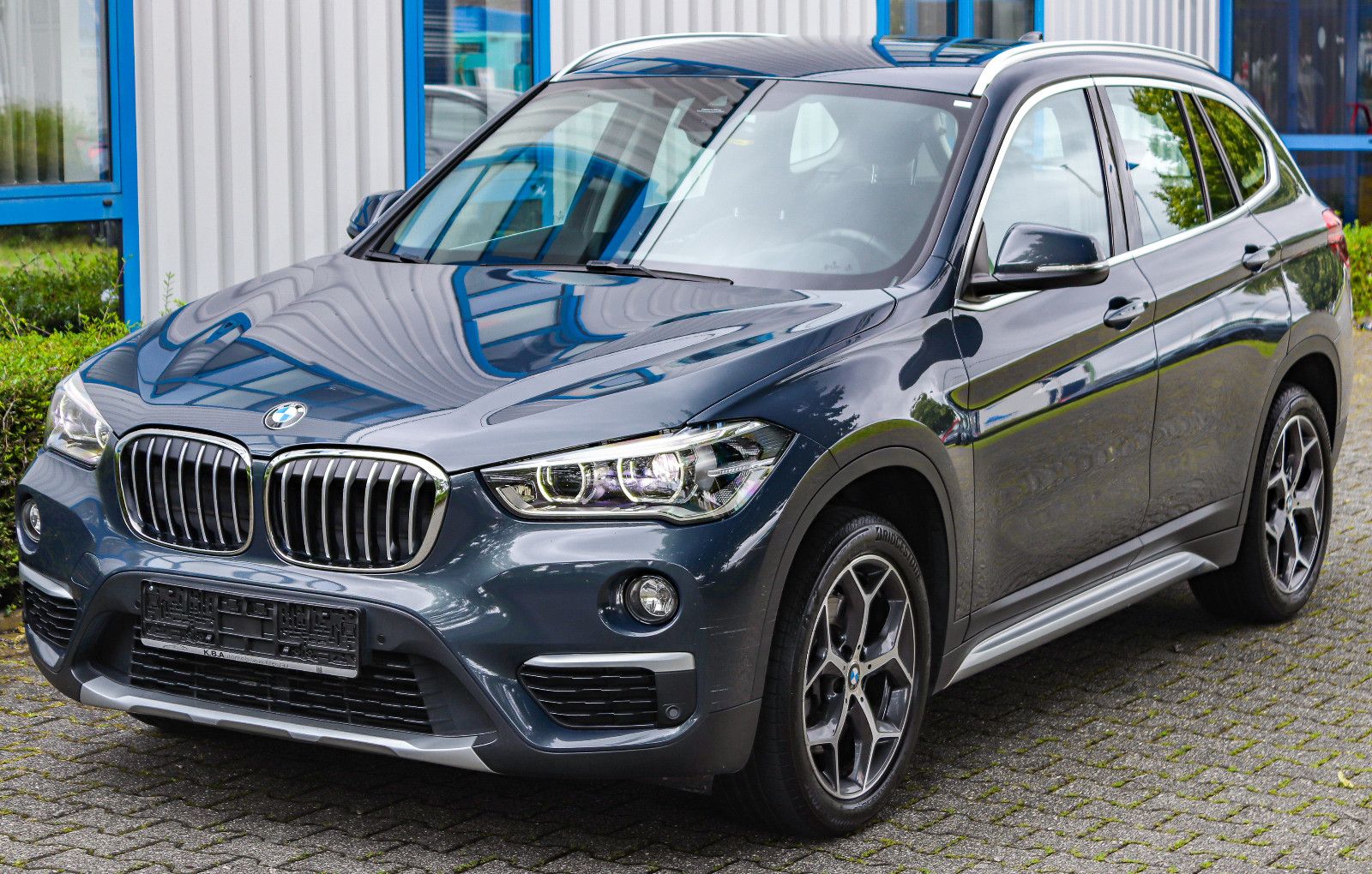 BMW X1 xDrive 20d*AUTOM*LEDER*LED*HUD*KAMERA*TEMPO