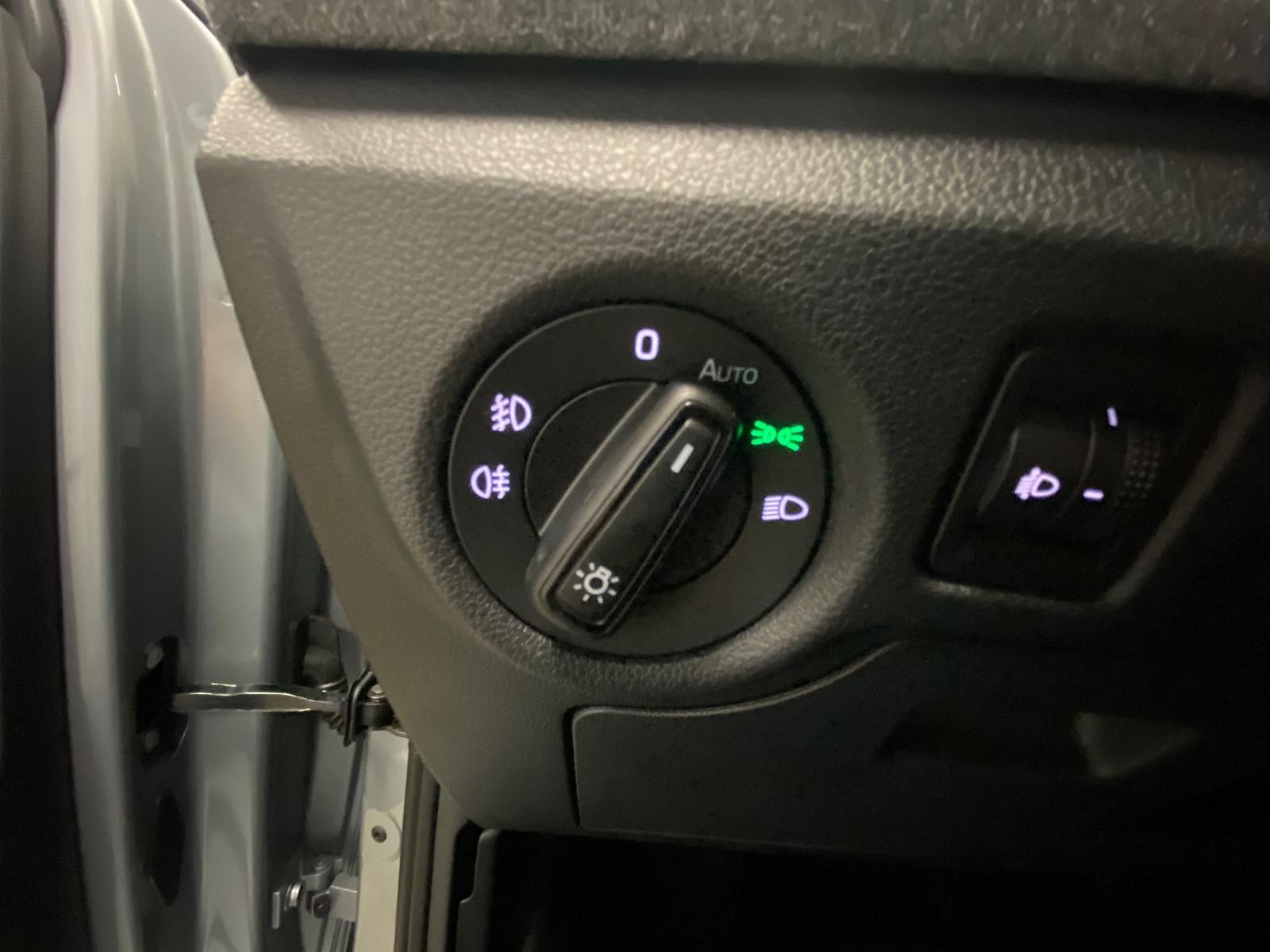 Fahrzeugabbildung SKODA Scala 1.0 TSI Selection APP+KLIMA+RFK+SITZHEIZ++