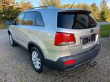 Kia Sorento Attract 2WD*Ahk/Klima/TÜV TÜV* - Kia Sorento aus 2012: Geländewagen