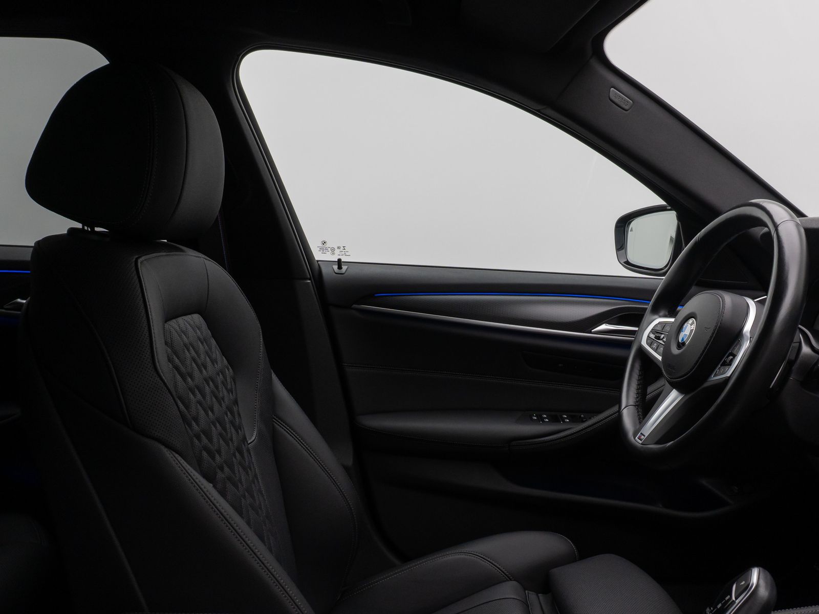 Fahrzeugabbildung BMW 530d xD M Sport Laser Kamera HUD DAB HiFi Komfor