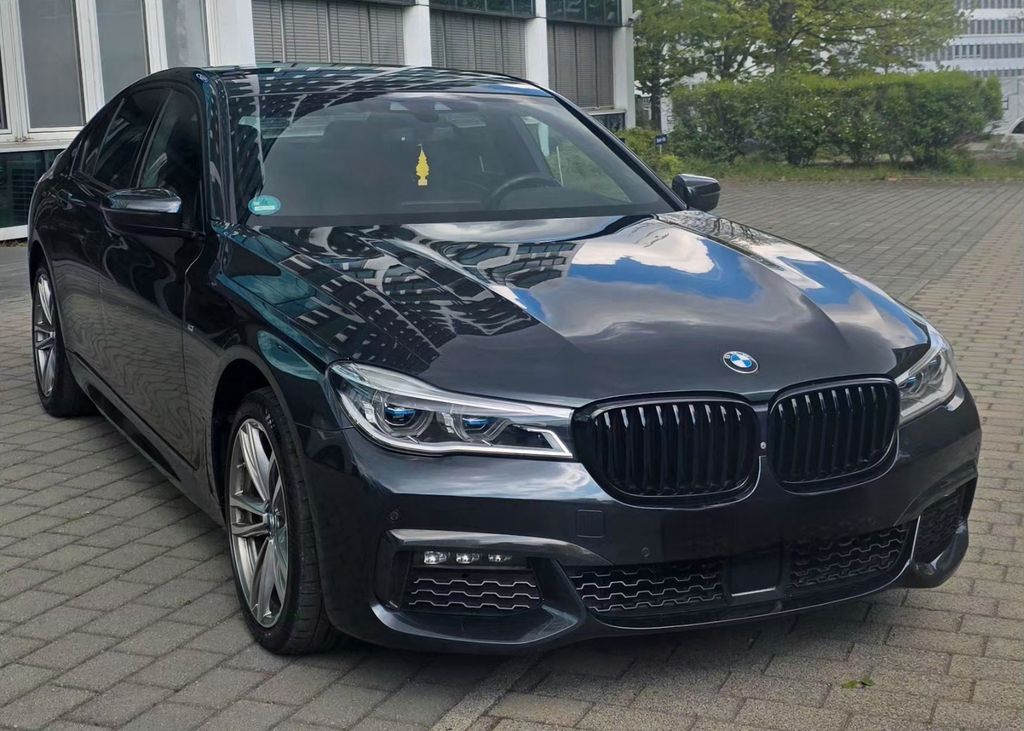 Image of BMW 740