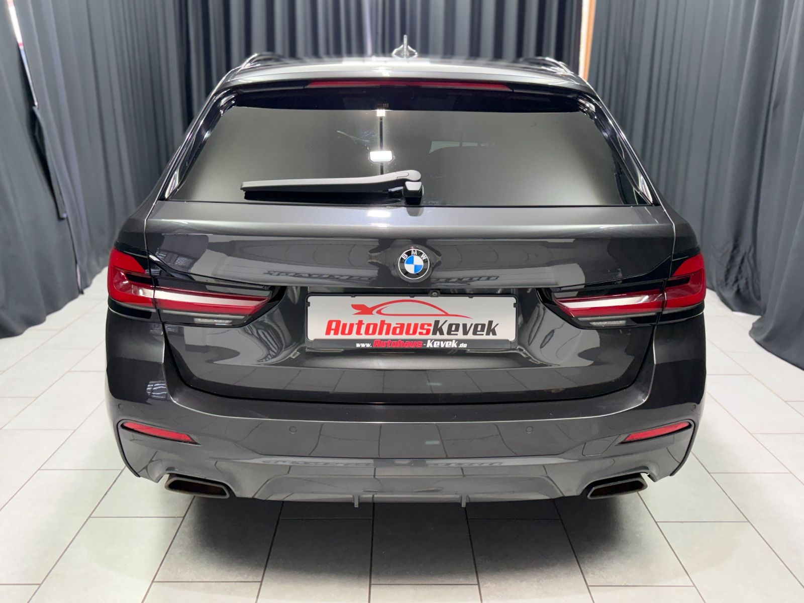 Fahrzeugabbildung BMW 540d xDrive M Sport|LASER|PANO|20"|AHK|ACC|VOLL