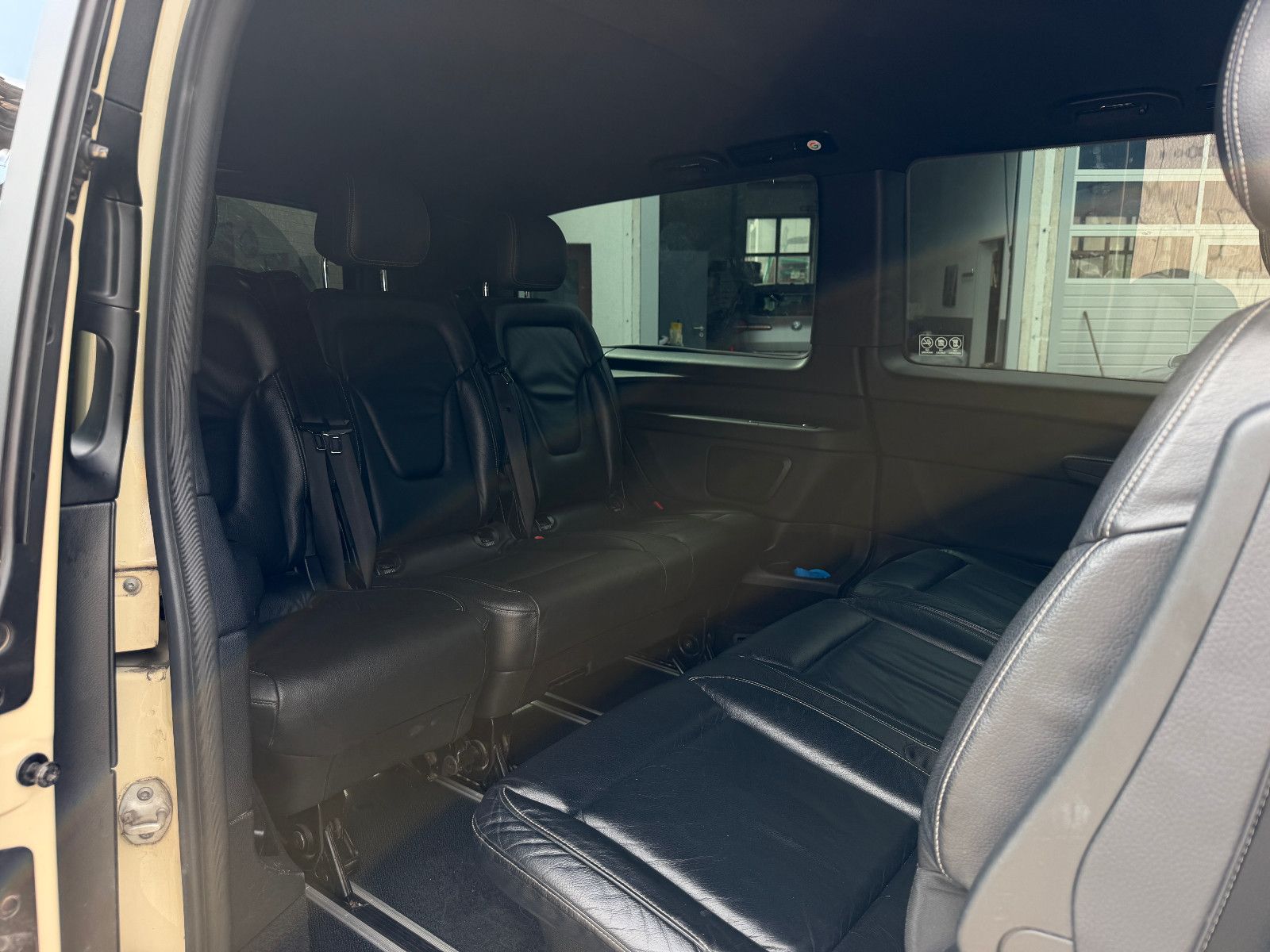 Fahrzeugabbildung Mercedes-Benz V 250 d 4MATIC extralang |360°|LED|TAXI