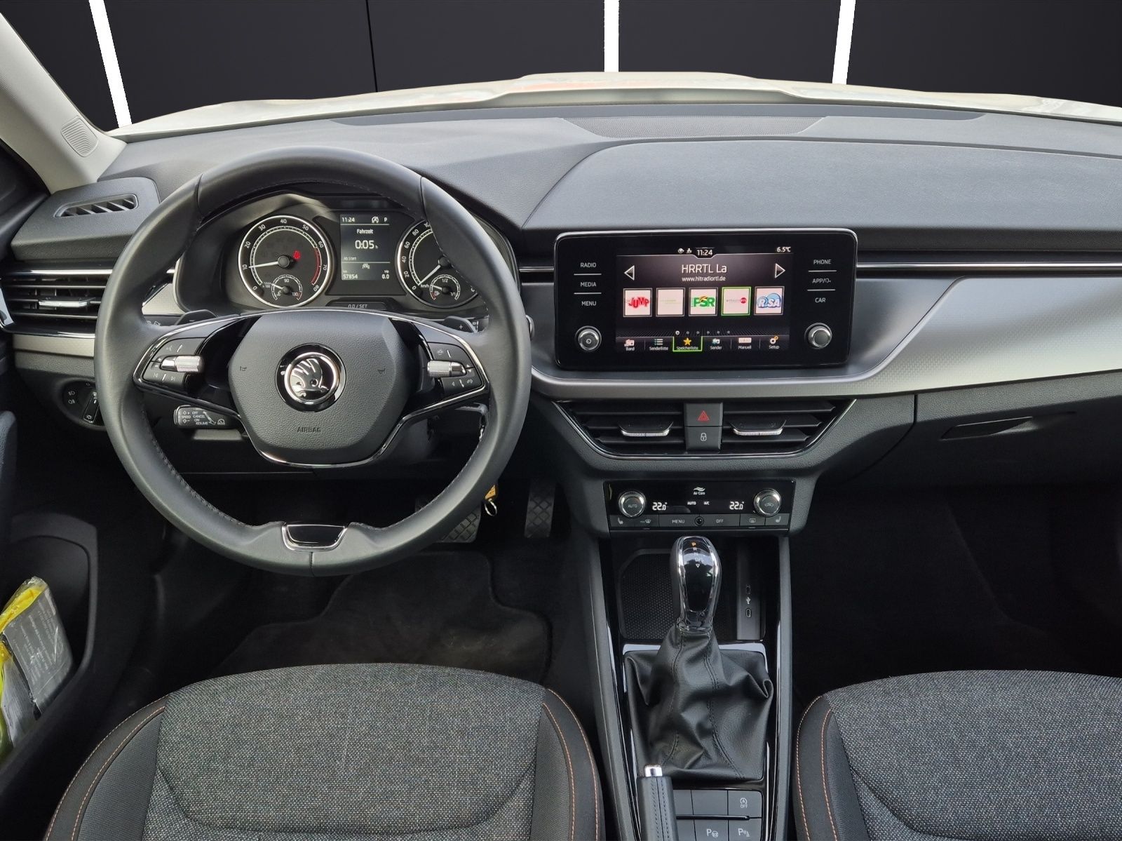 Fahrzeugabbildung SKODA Kamiq TSI Clever DSG LED ACC RFK SH 17"