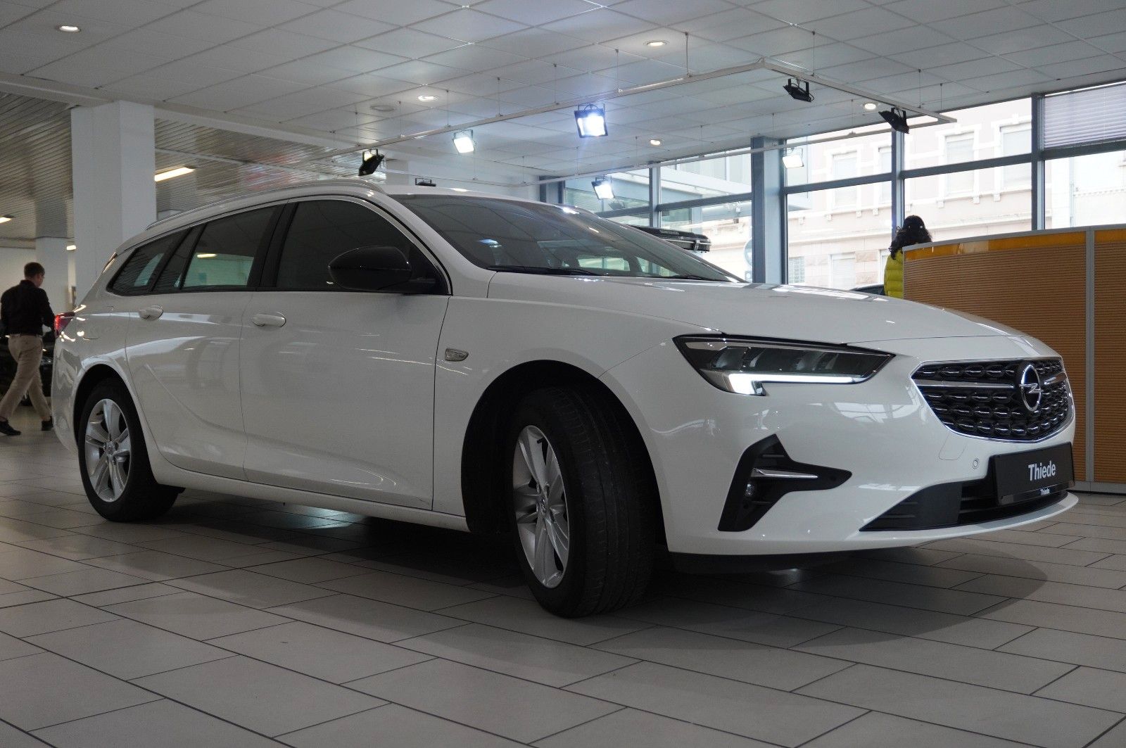 Fahrzeugabbildung Opel Insignia B ST 2.0D BUSINESS NAVI/LED/KAMERA/DAB+