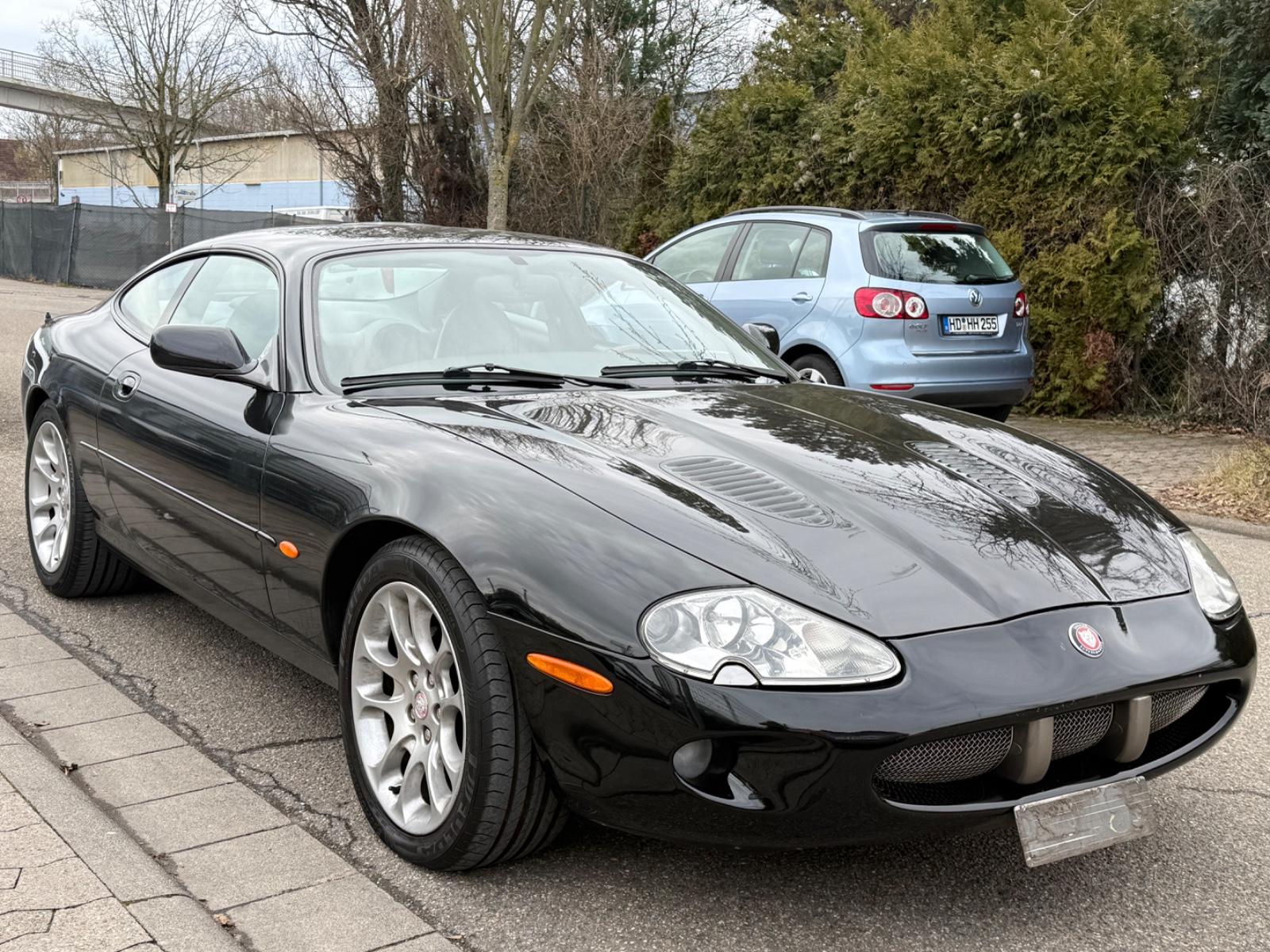JAGUAR XKR - V8 COUPE - 363 CV - VOLANT EN CUIR