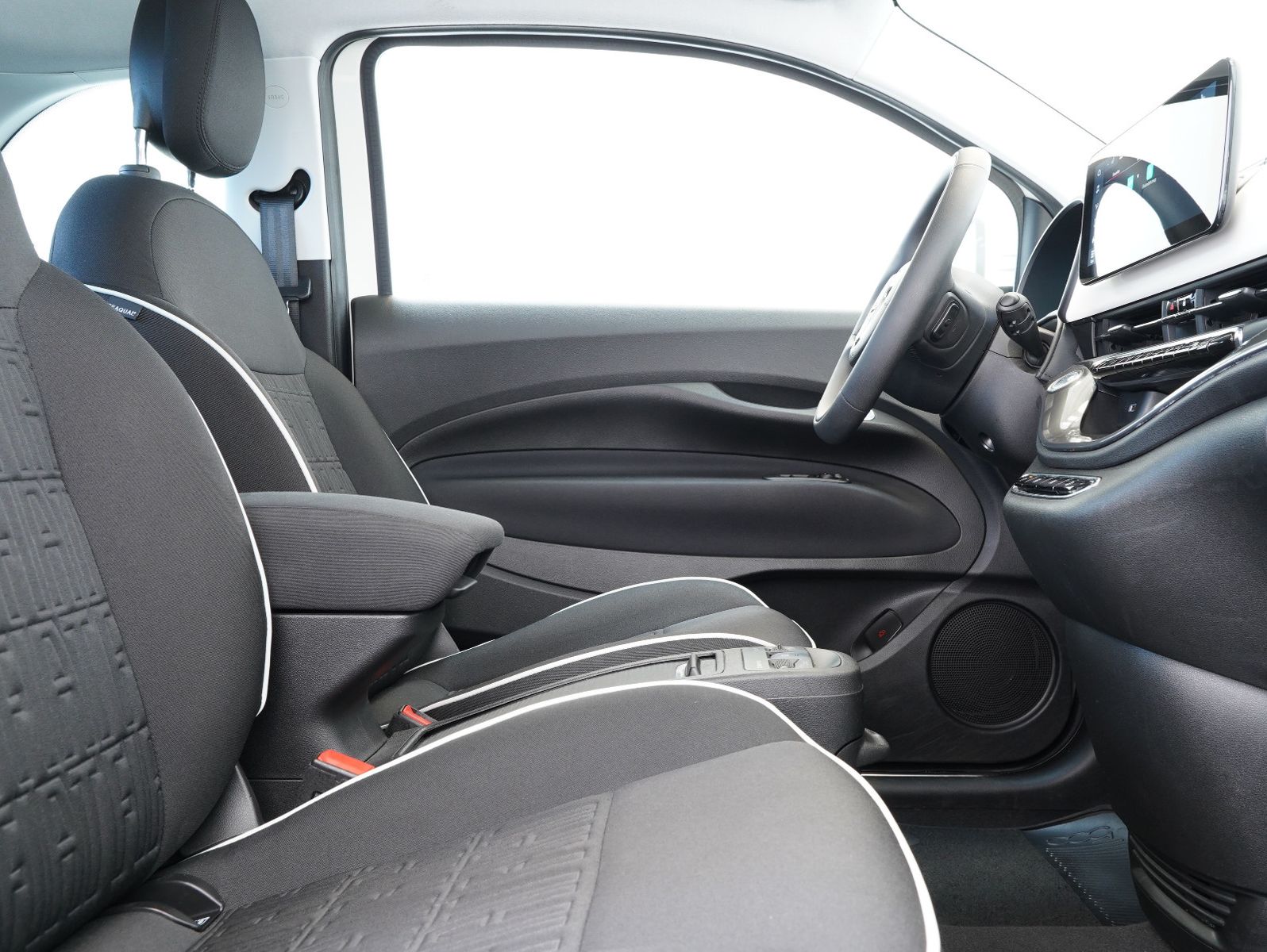 Fahrzeugabbildung Fiat 500e 87KW/42kWh/DC-LADEN/CARPLAY/DAB/SOH/KAMERA