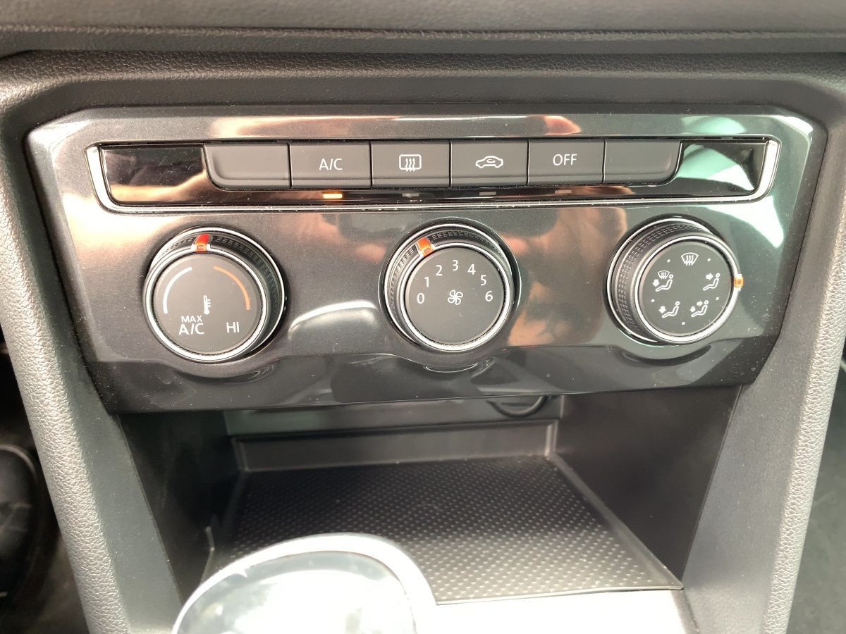 Volkswagen Tiguan 1.5 TSI Klima LED App PDC foto 14