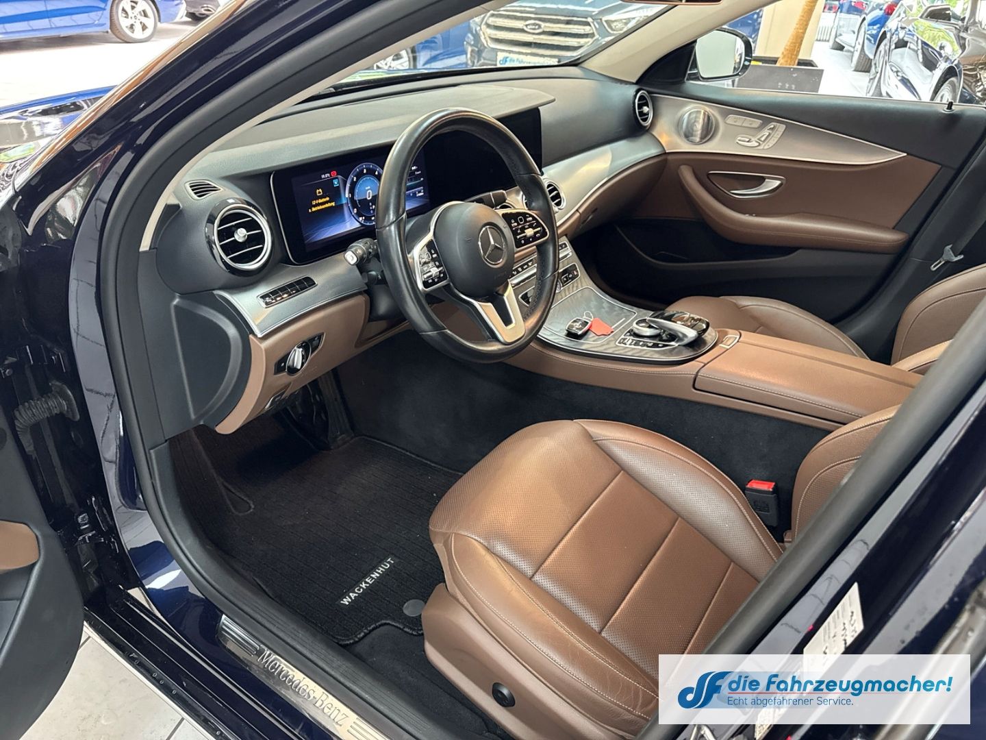 Fahrzeugabbildung Mercedes-Benz E 400 4Matic EU6d-T Luftfederung AD Niveau Navi