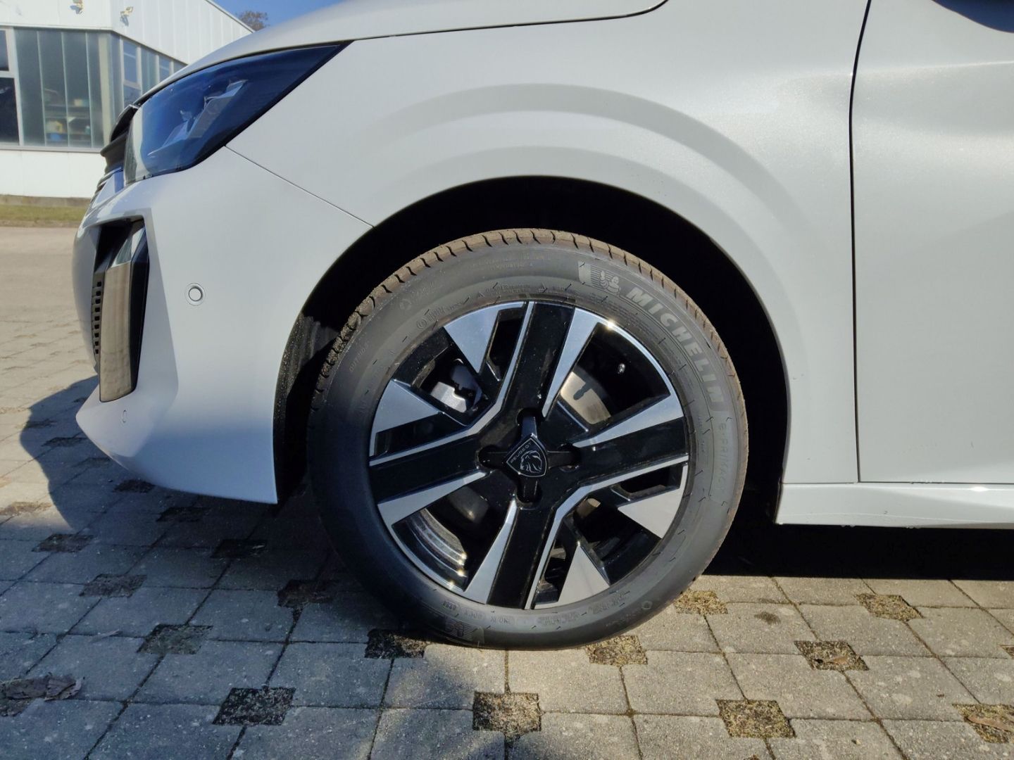 Peugeot e-208 - Bild 16