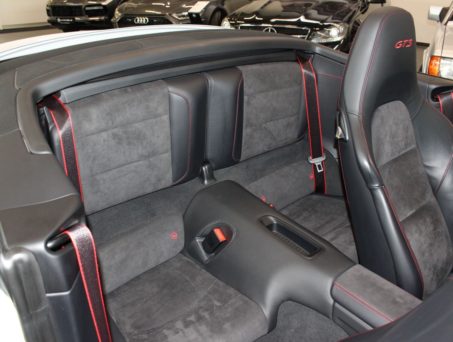 Fahrzeugabbildung Porsche 991 4 GTS Cabrio*Sport Chrono*Carbon*Burmester