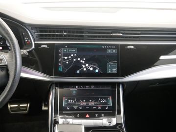 Audi Q8 - 11