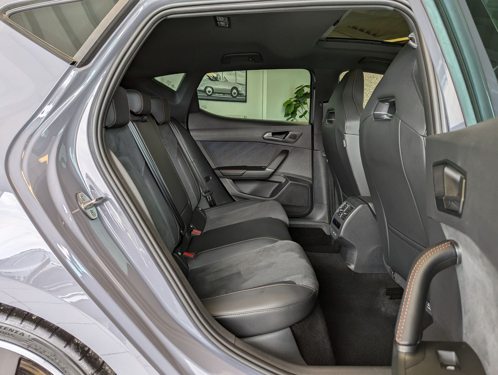 CUPRA Leon 2.0TSI VZ Matrix Pano Sennheiser Kamera 19" - Image 16