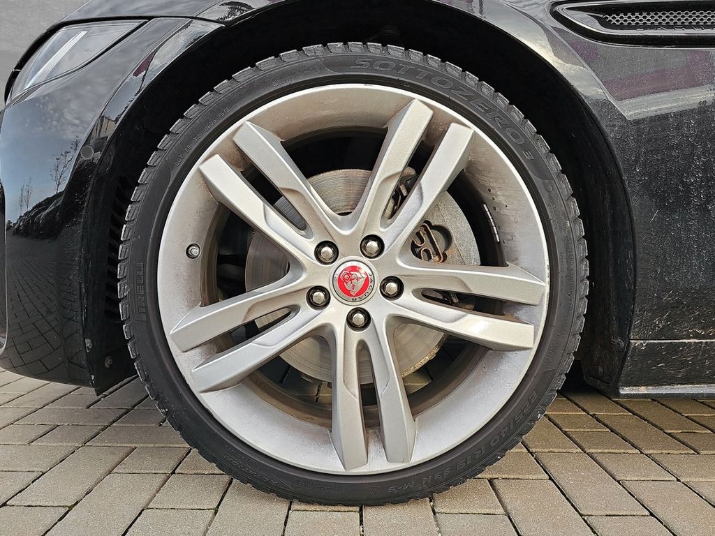 Jaguar XE D180 R-Dynamic SE 320,- FINANZIERUNG OHNE