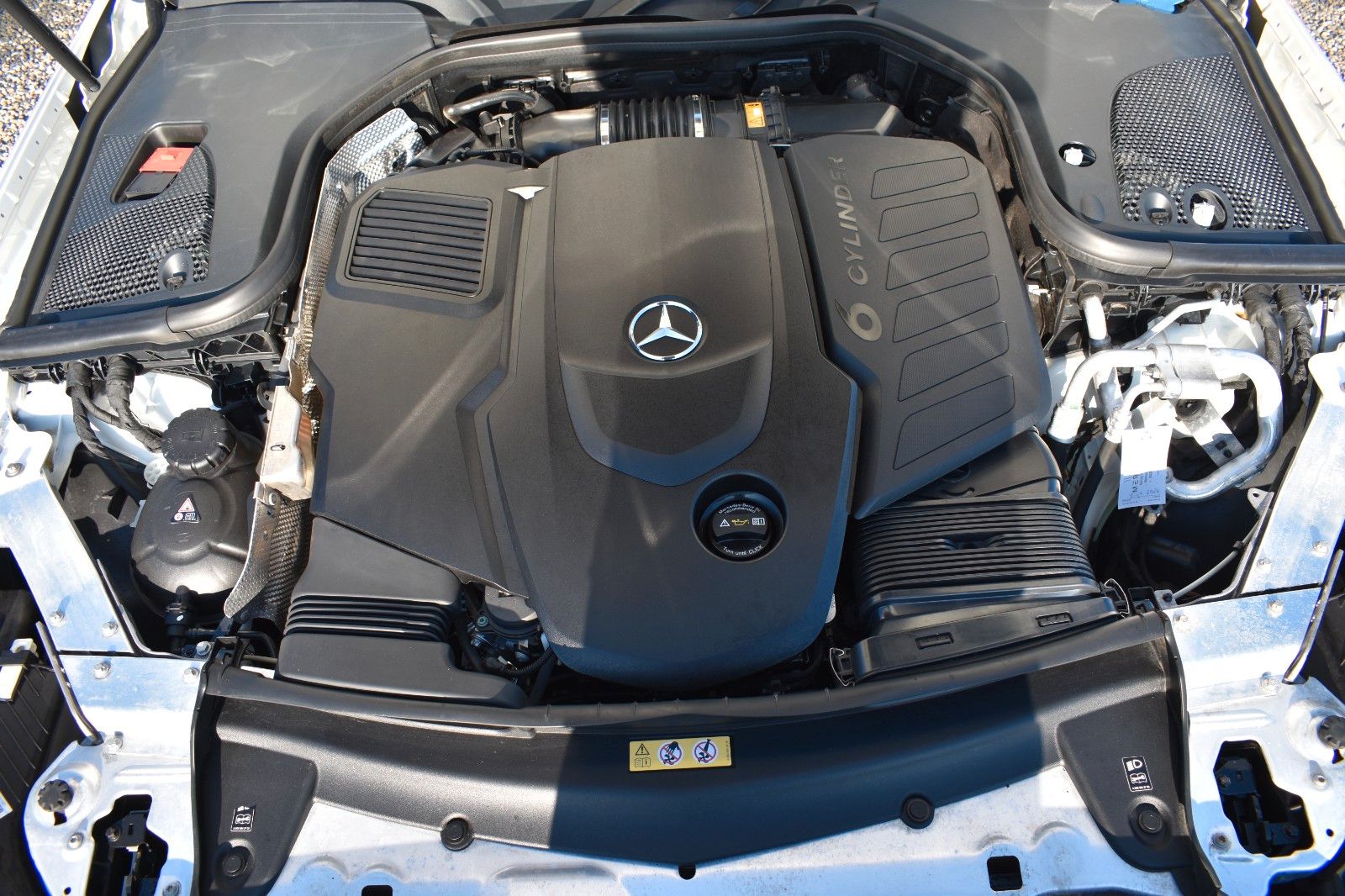 Fahrzeugabbildung Mercedes-Benz E 400d  Lim. 4Matic designo Multibeam AMG Line