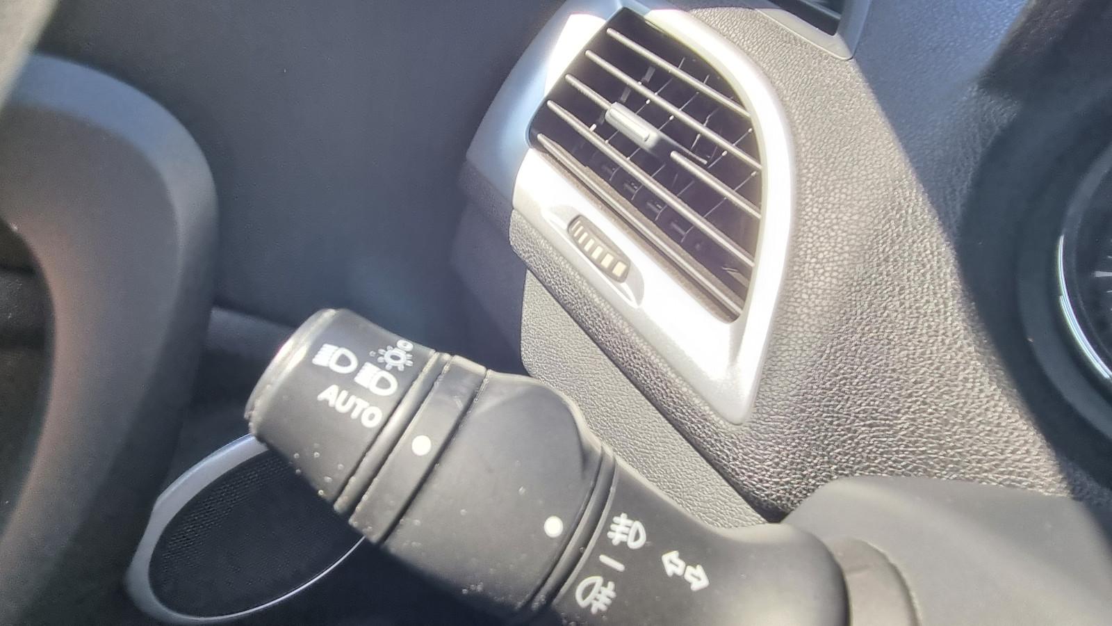 Renault Megane 2011 — photo 20
