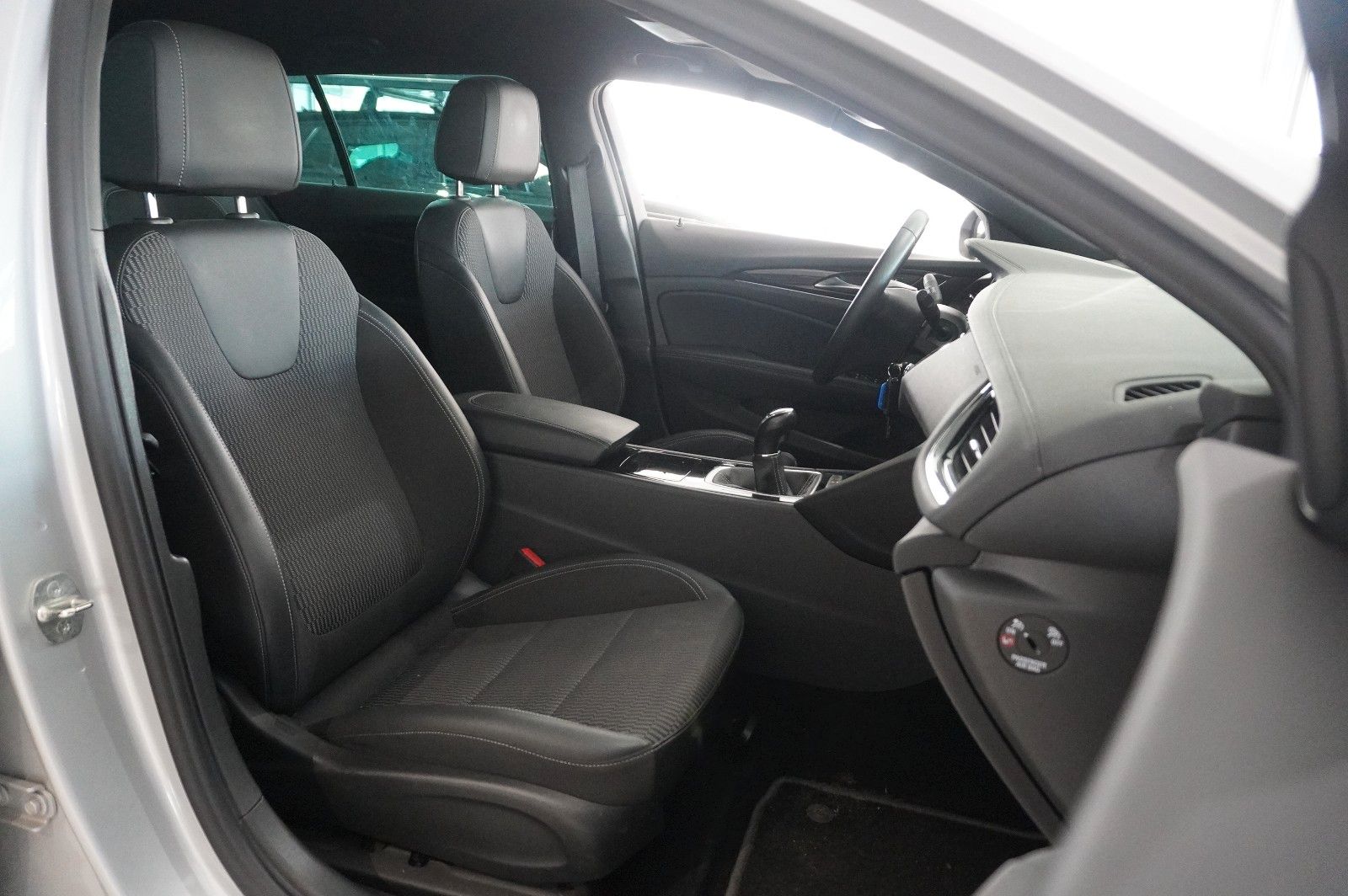 Fahrzeugabbildung Opel Insignia B ST 1.5D ELEGANCE NAVI/LED/KAMERA/DAB+